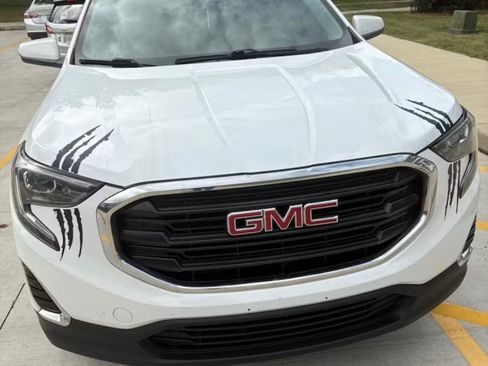Used 2019 GMC Terrain SLE w/ Driver Convenience Package image 15