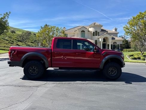 Used 2017 Ford F150 Raptor w/ Equipment Group 802A Luxury image 5