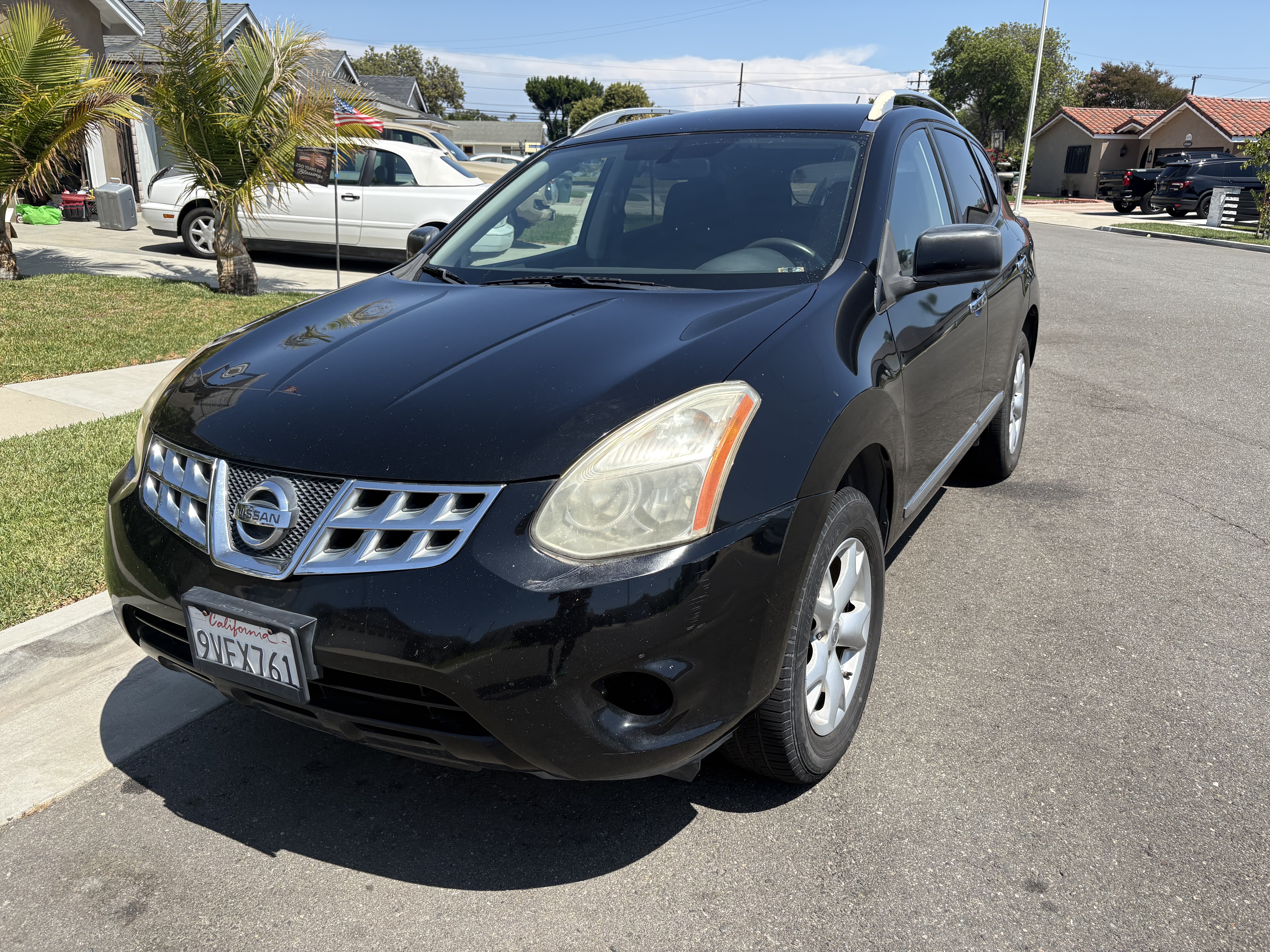 Used 2011 Nissan Rogue SV FWD image 1