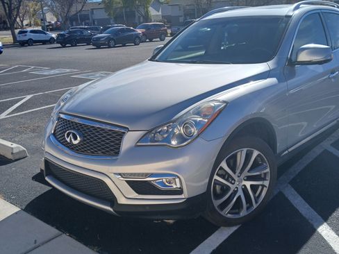 Used 2017 INFINITI QX50 AWD w/ Deluxe Touring Package image 13