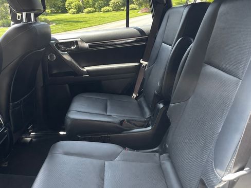 Used 2022 Lexus GX 460 Luxury w/ Sport Design Package AWD/4WD image 10