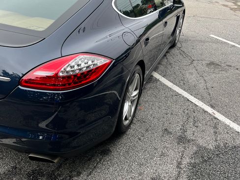 Used 2015 Porsche Panamera w/ Premium Package image 2