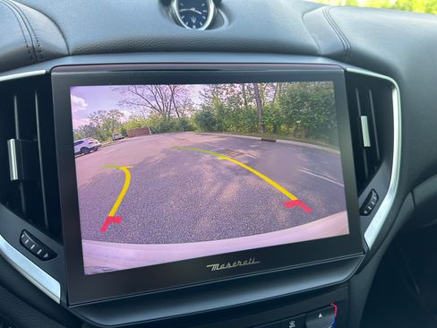 Used 2021 Maserati Ghibli S RWD image 20