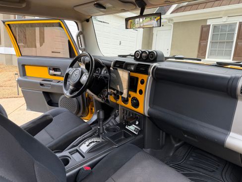 Used 2007 Toyota FJ Cruiser 2WD image 22