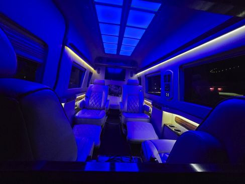 Used 2013 Mercedes-Benz Sprinter 2500 image 10