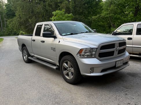 Used 2019 RAM 1500 Express AWD/4WD image 5