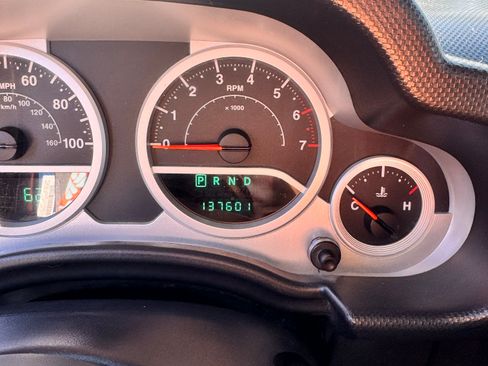 Used 2010 Jeep Wrangler Unlimited Sport image 14