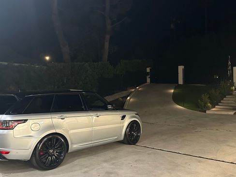 Used 2018 Land Rover Range Rover Sport Supercharged image 25