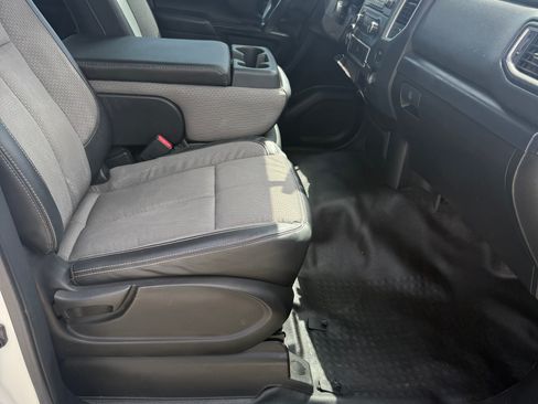 Used 2017 Nissan Titan S image 13