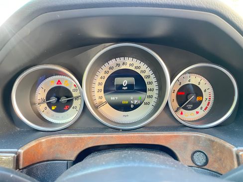 Used 2014 Mercedes-Benz E 550 4MATIC Sedan image 18