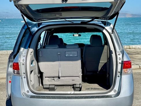 Used 2017 Honda Odyssey EX image 6