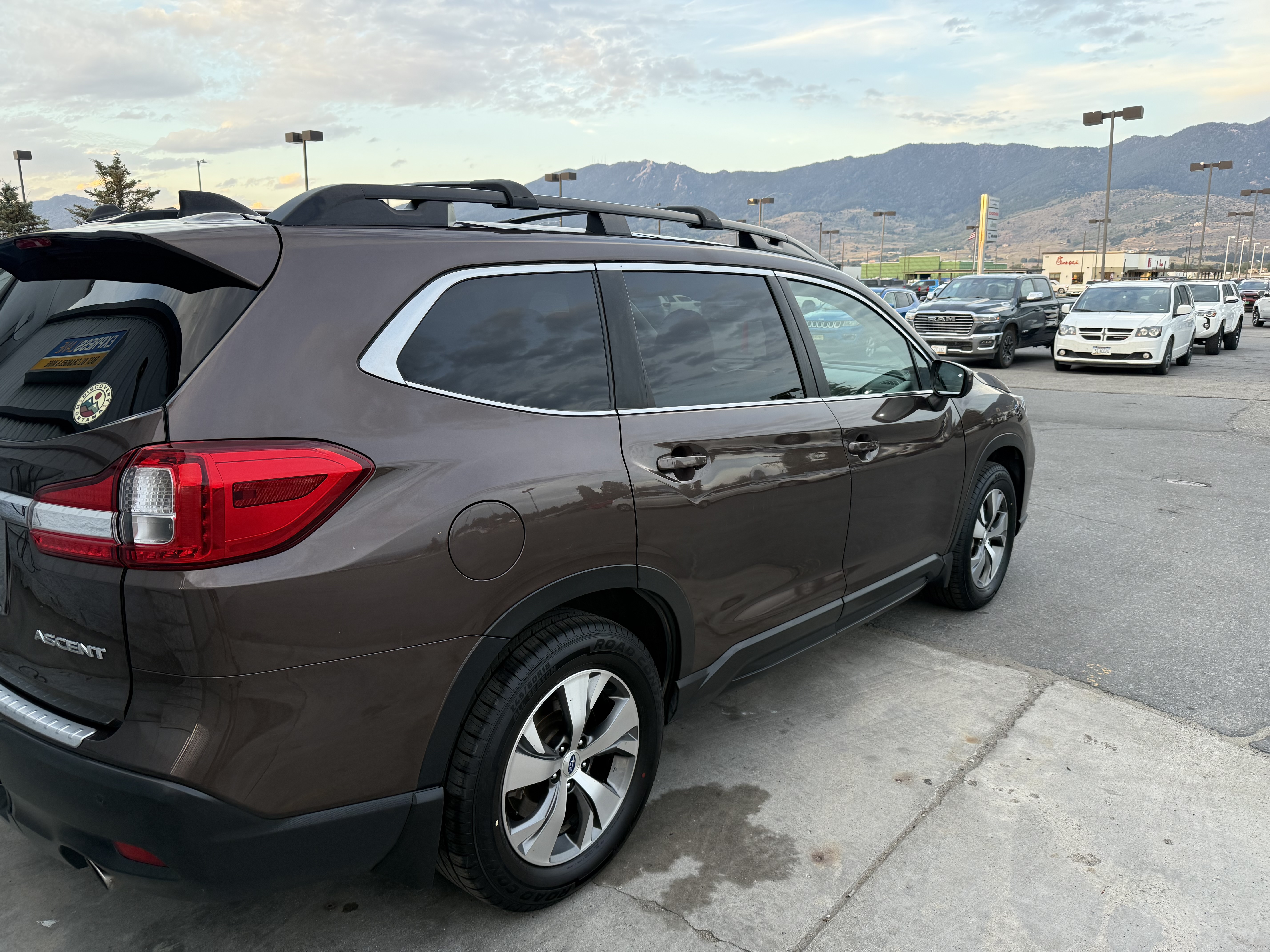 Used 2019 Subaru Ascent Premium w/ Popular Package #3 AWD/4WD image 1