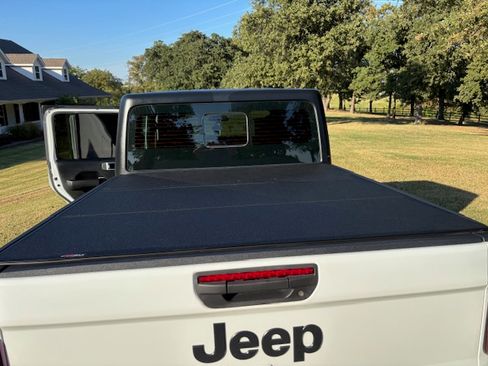 Used 2022 Jeep Gladiator Sport w/ Trailer Tow Package image 8