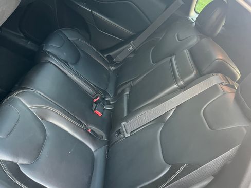 Used 2015 Jeep Cherokee Limited AWD/4WD image 5