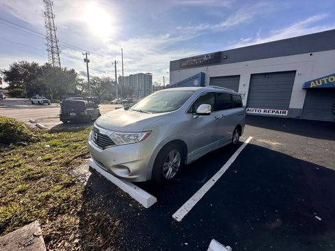 Used 2014 Nissan Quest SL image 6