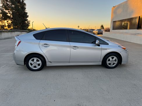 Used 2010 Toyota Prius Four image 9