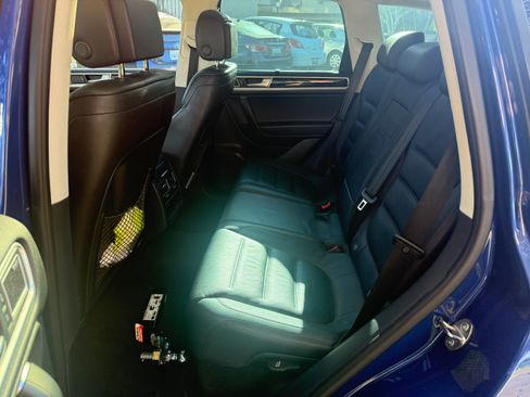 Used 2016 Volkswagen Touareg Executive image 17