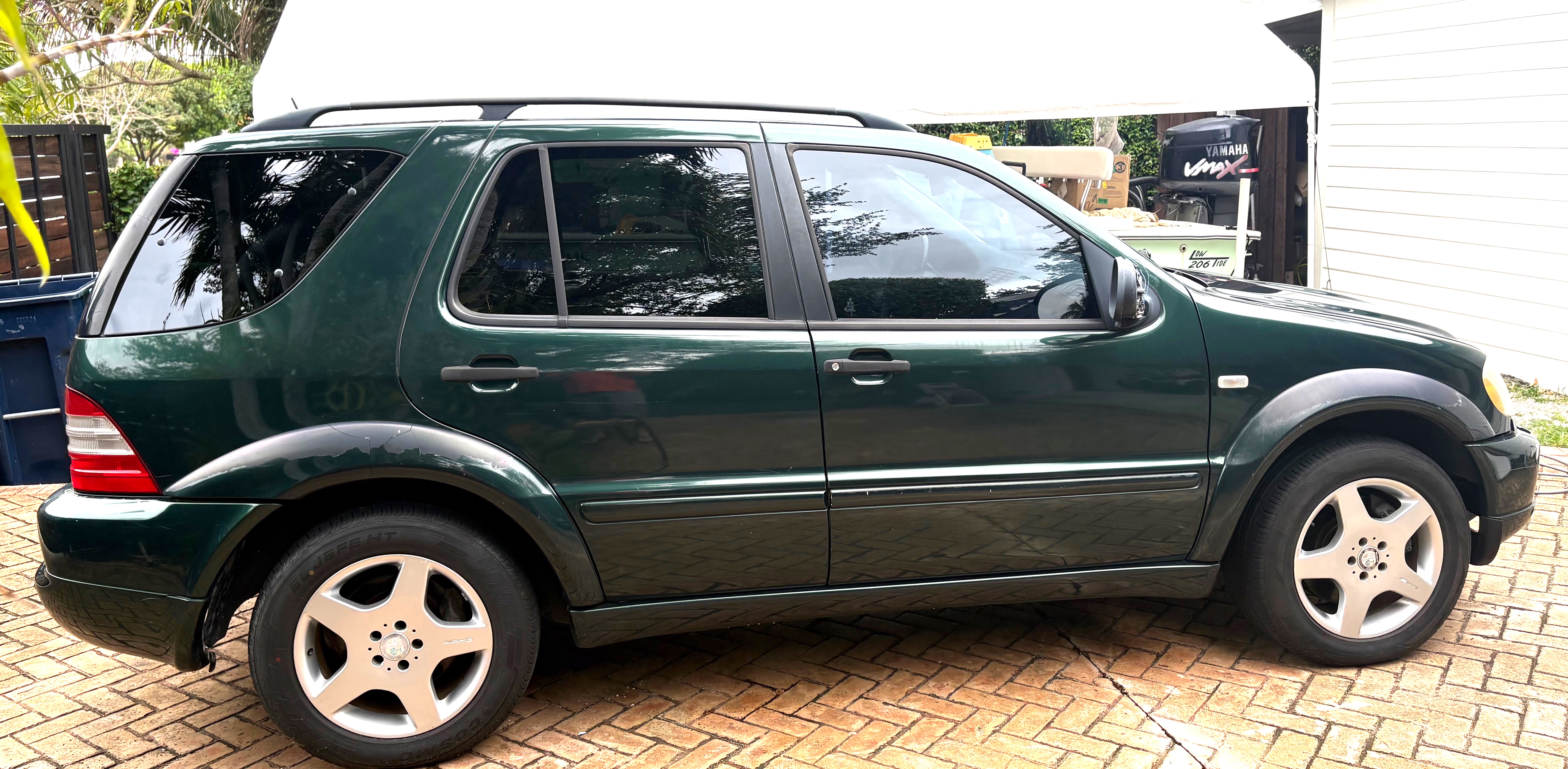 Used 2000 Mercedes-Benz ML 55 AMG 4MATIC image 2