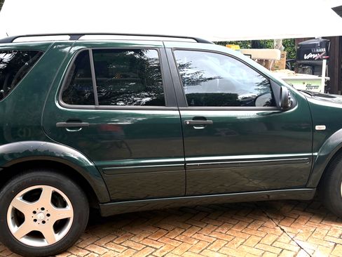 Used 2000 Mercedes-Benz ML 55 AMG 4MATIC image 2