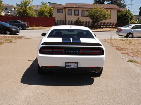 Used 2016 Dodge Challenger SXT RWD image 8