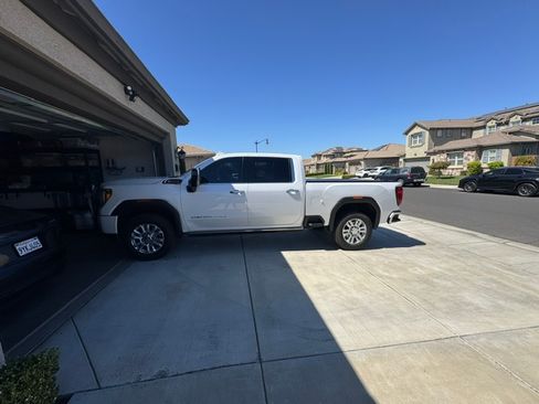 Used 2021 GMC Sierra 2500 Denali w/ Denali Ultimate Package AWD/4WD image 15