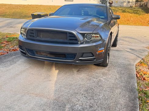 Used 2014 Ford Mustang GT image 2