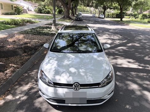 Used 2019 Volkswagen Golf SE FWD image 11