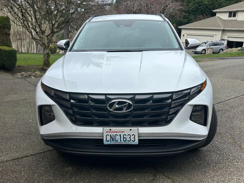 Used 2024 Hyundai Tucson Blue image 2