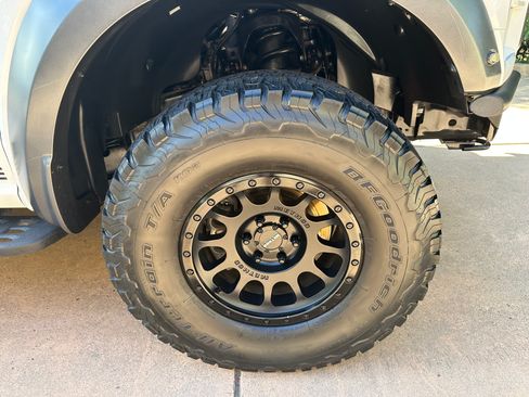 Used 2019 Ford F150 Raptor w/ Equipment Group 802A Luxury AWD/4WD image 16