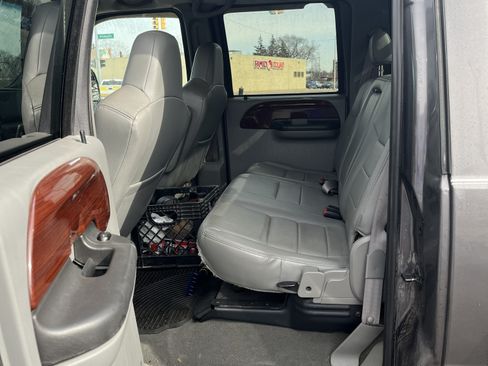Used 2006 Ford F350 Lariat image 17