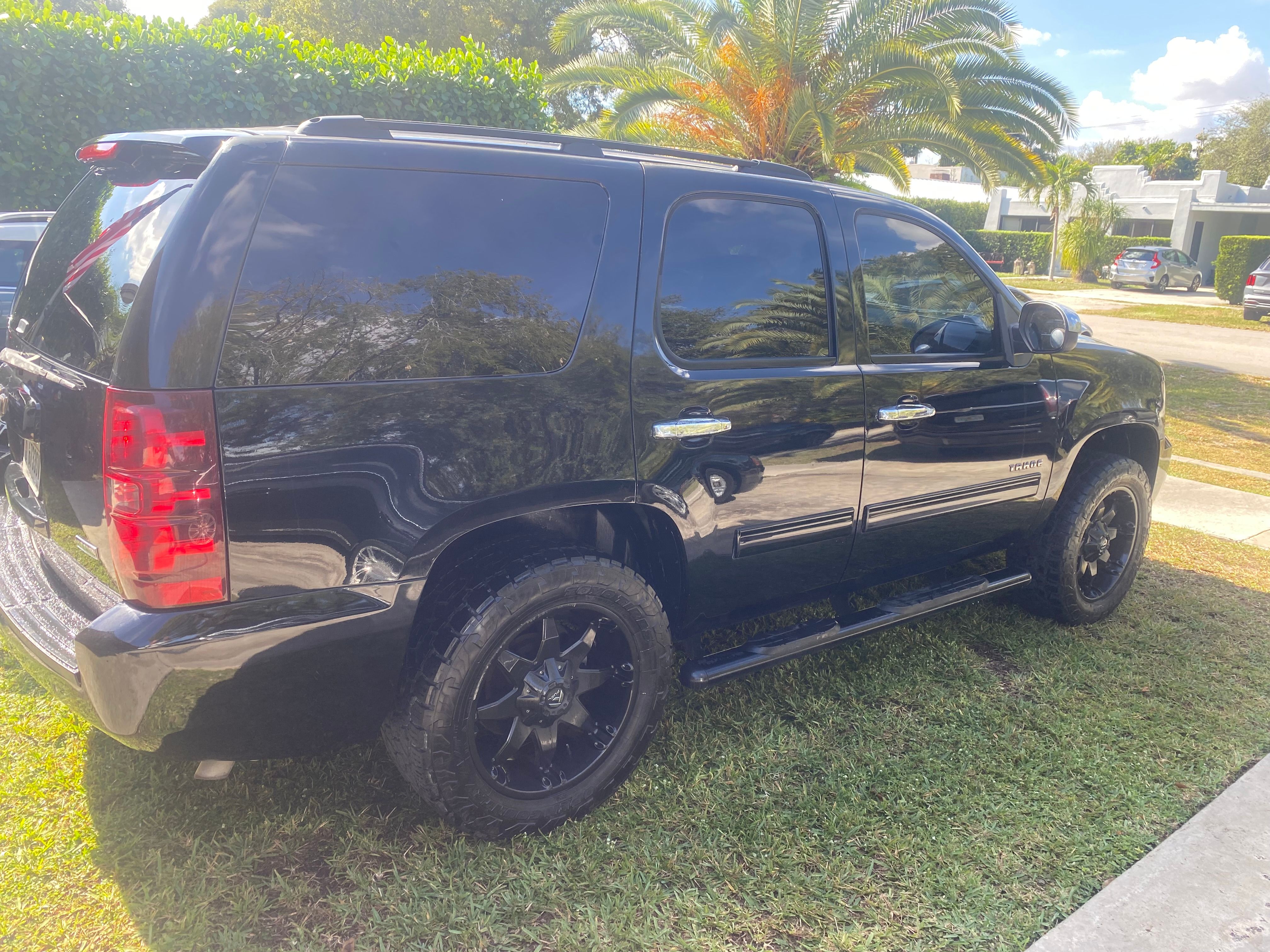 Used 2010 Chevrolet Tahoe LS w/ Convenience Package image 5