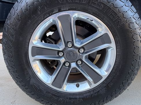 Used 2020 Jeep Wrangler Unlimited Sahara image 14
