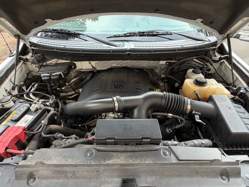 Used 2011 Ford F150 Lariat w/ Lariat Plus Pkg AWD/4WD image 9