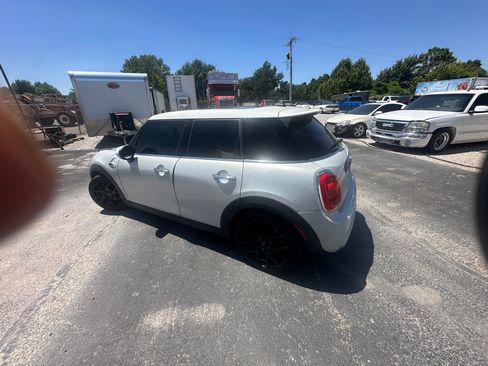 Used 2016 MINI Cooper S image 4