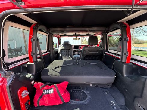 Used 2018 Jeep Wrangler Rubicon image 10