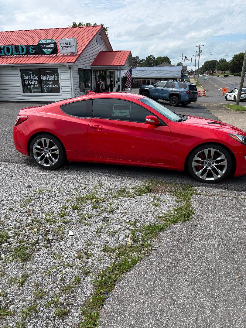 Used 2016 Hyundai Genesis Coupe 3.8 RWD image 4