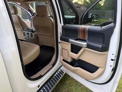 Used 2015 Ford F150 Lariat w/ Equipment Group 502A Luxury RWD image 19