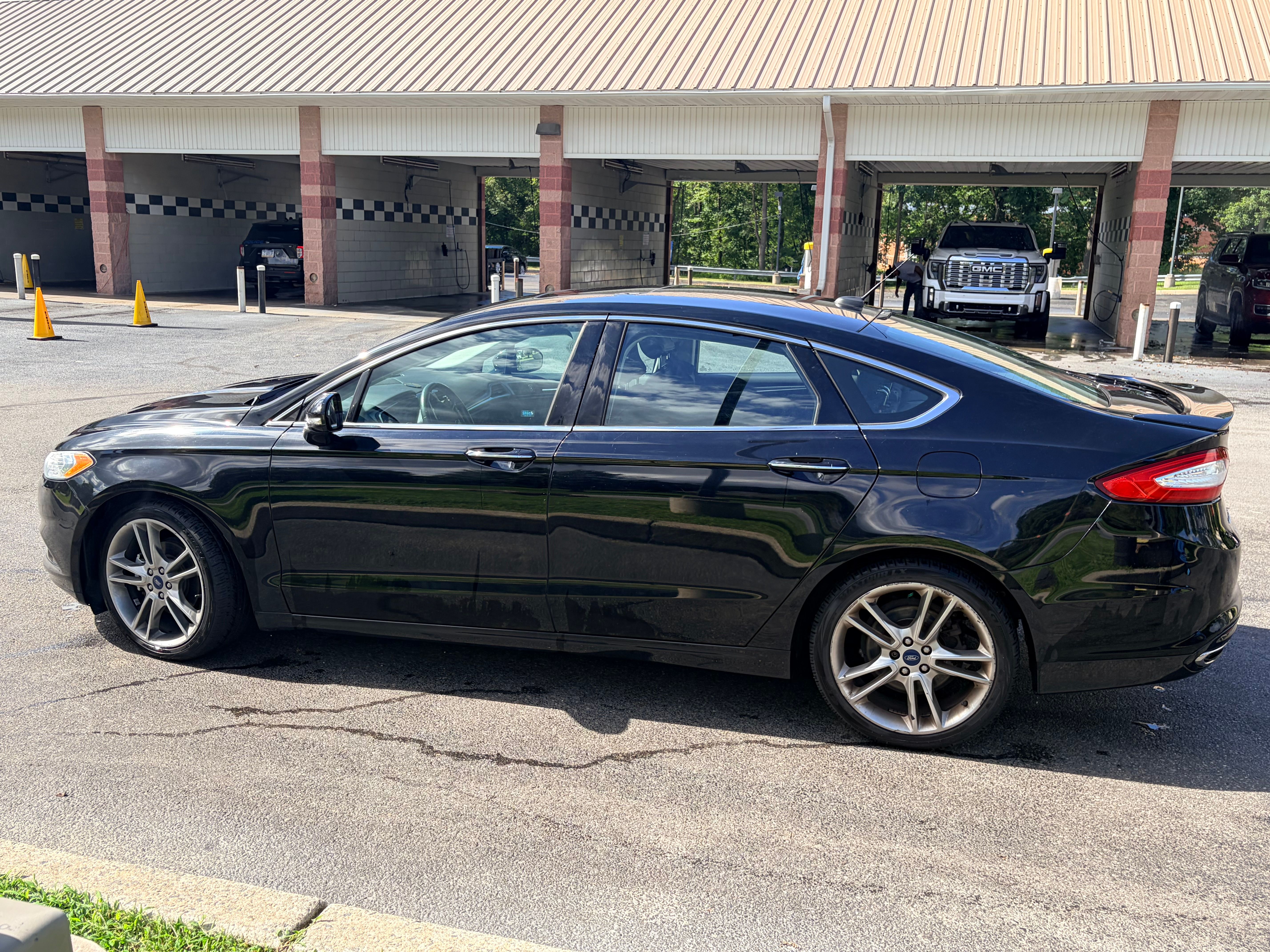 Used 2016 Ford Fusion Titanium FWD image 5