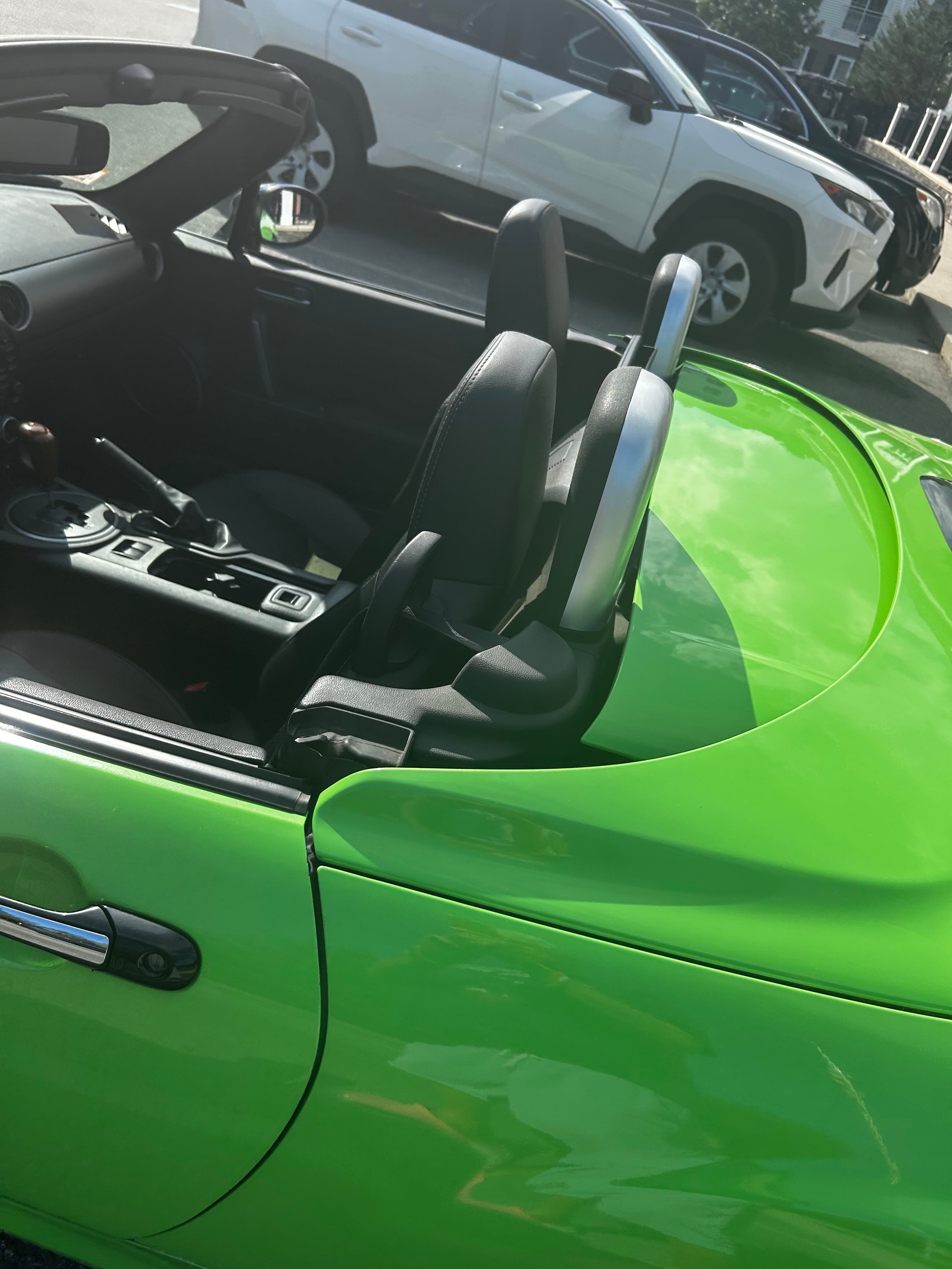 Used 2010 MAZDA MX-5 Miata Grand Touring w/ Premium Pkg RWD image 8