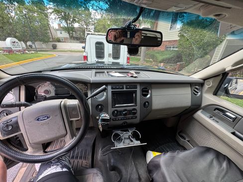 Used 2014 Ford Expedition XL AWD/4WD image 8