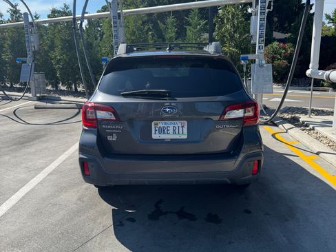 Used 2018 Subaru Outback 2.5i Limited AWD/4WD image 6