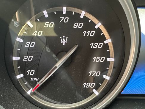 Used 2019 Maserati Levante GranLusso image 18