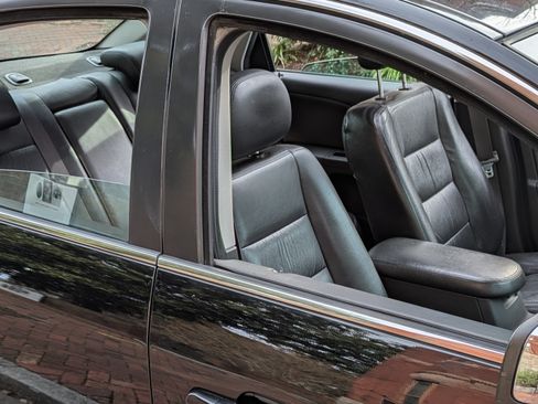 Used 2005 Ford Five Hundred Limited image 11