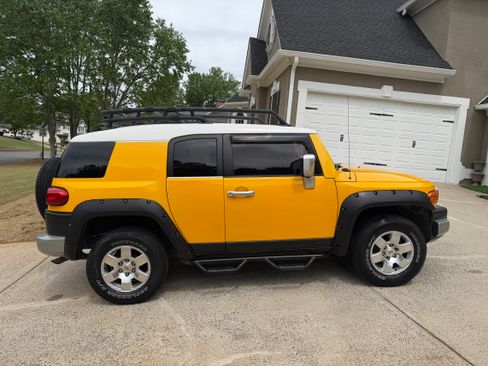 Used 2007 Toyota FJ Cruiser 2WD image 5