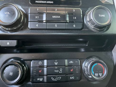 Used 2016 Ford F150 XLT w/ Equipment Group 302A Luxury image 15