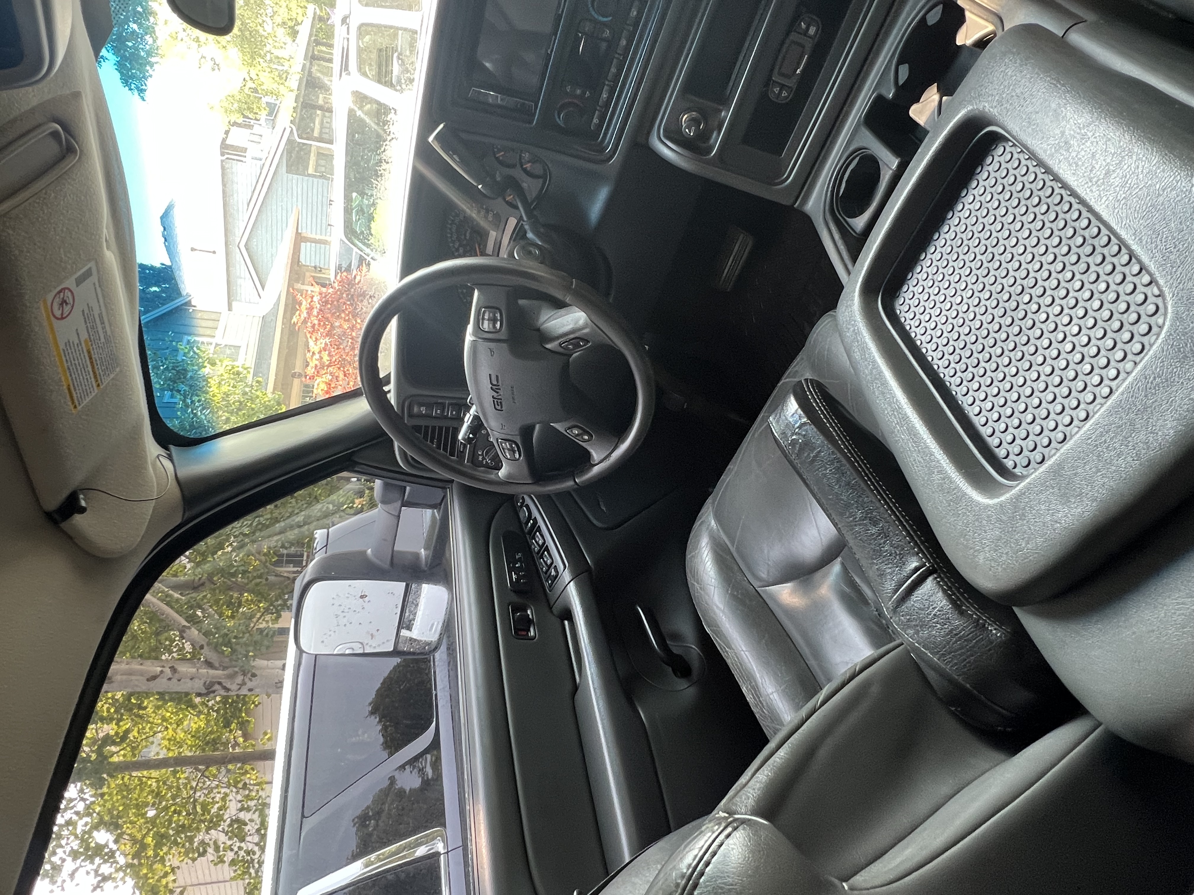 Used 2005 GMC Sierra 2500 SLT AWD/4WD image 15