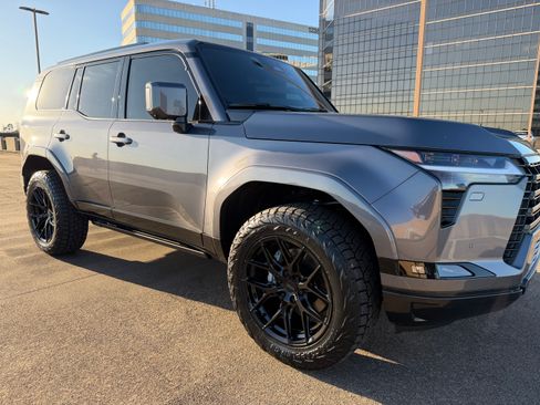 Used 2026 Lexus GX 550 w/ Accessory Package (2T) image 9