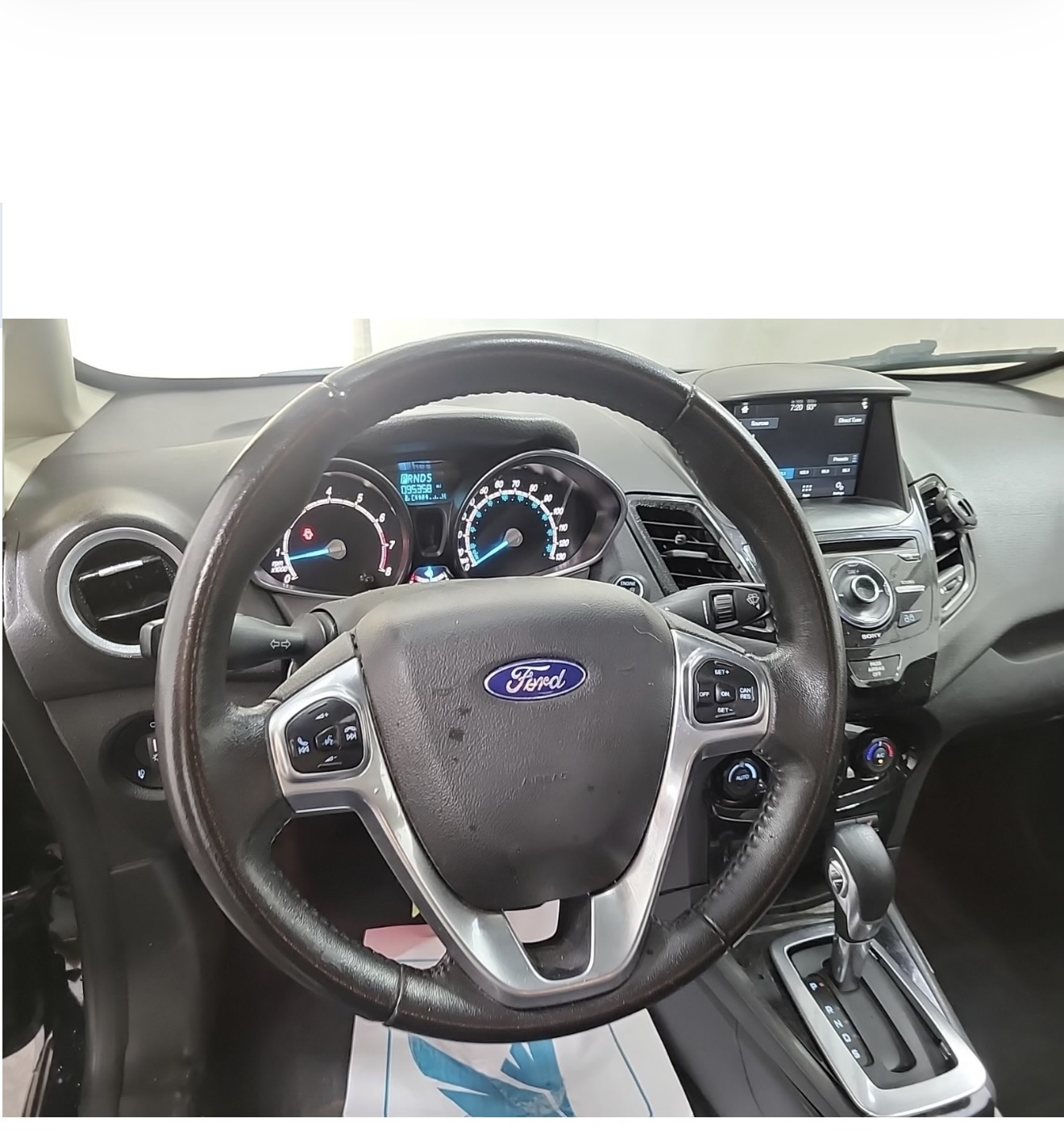 Used 2018 Ford Fiesta Titanium FWD image 6