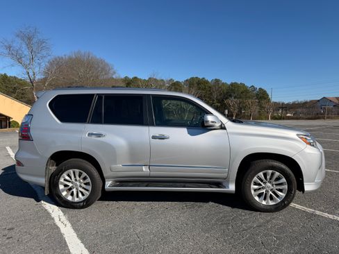 Used 2015 Lexus GX 460 w/ Premium Package image 9