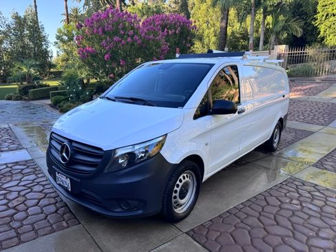Used 2022 Mercedes-Benz Metris image 5
